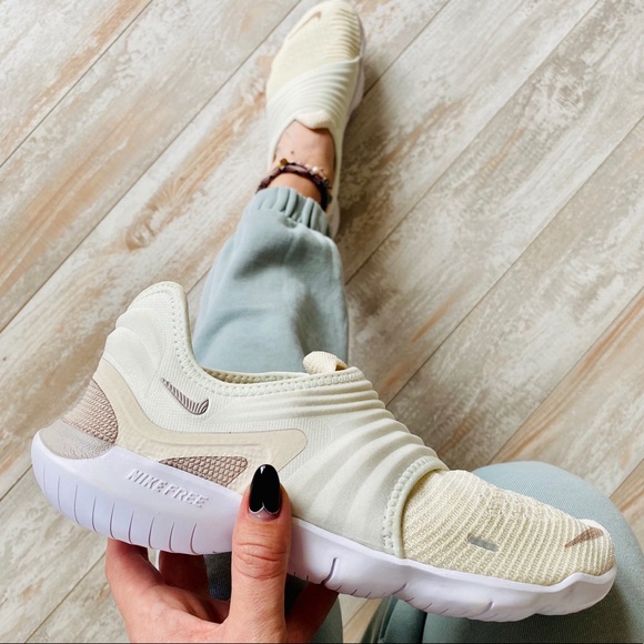 NWT Nike Free RN Flyknit cream running shoes - Picture 2 of 7